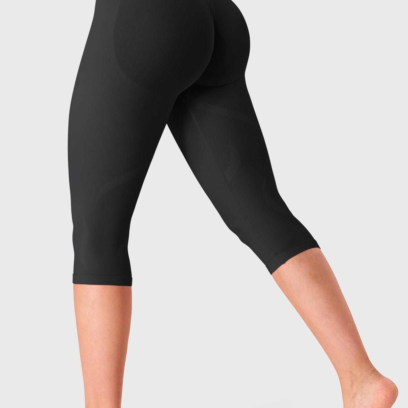Yeoreo Dainis Seamless Sculpt Capri Leggings
