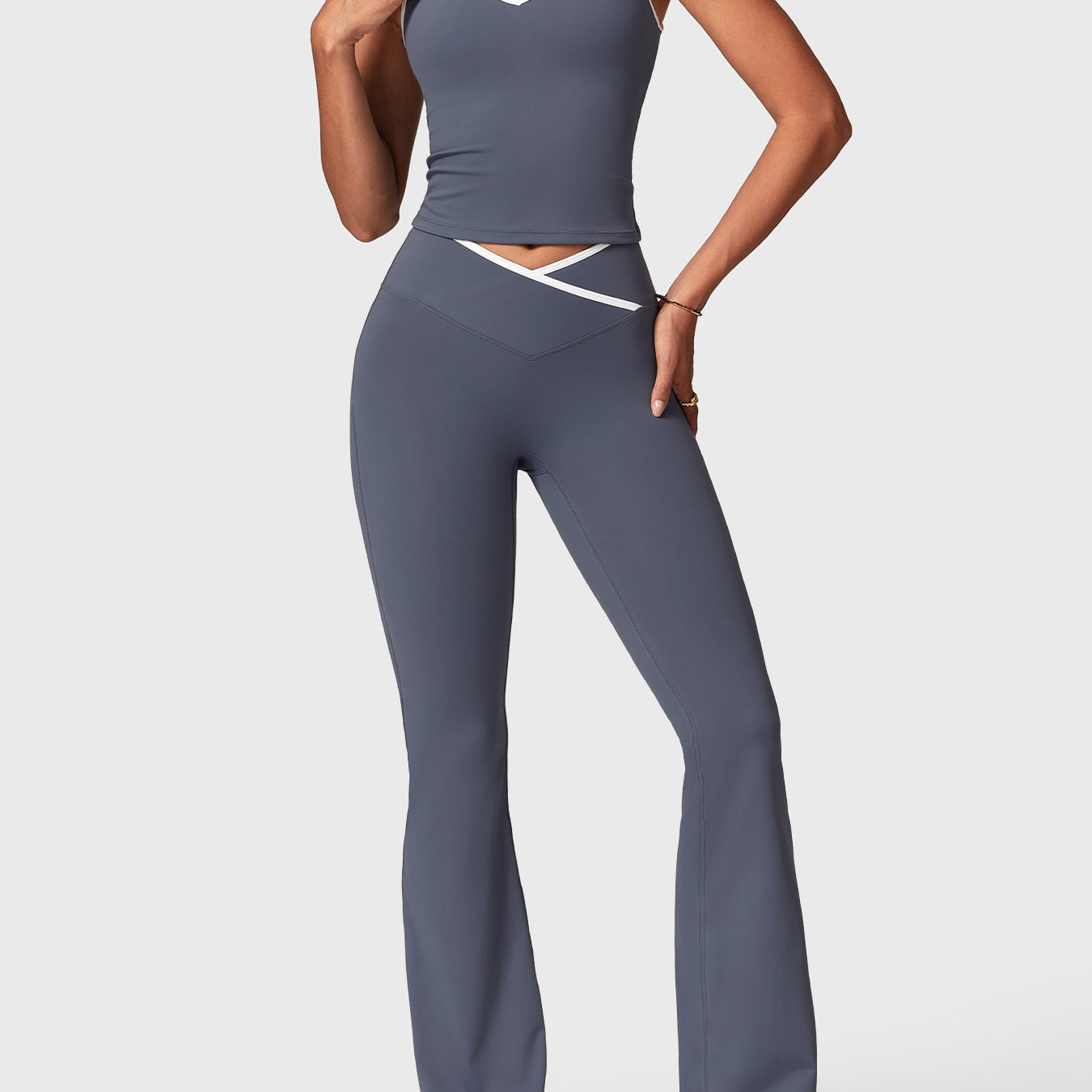 Yeoreo Alberta Contrast Trim Sports Set