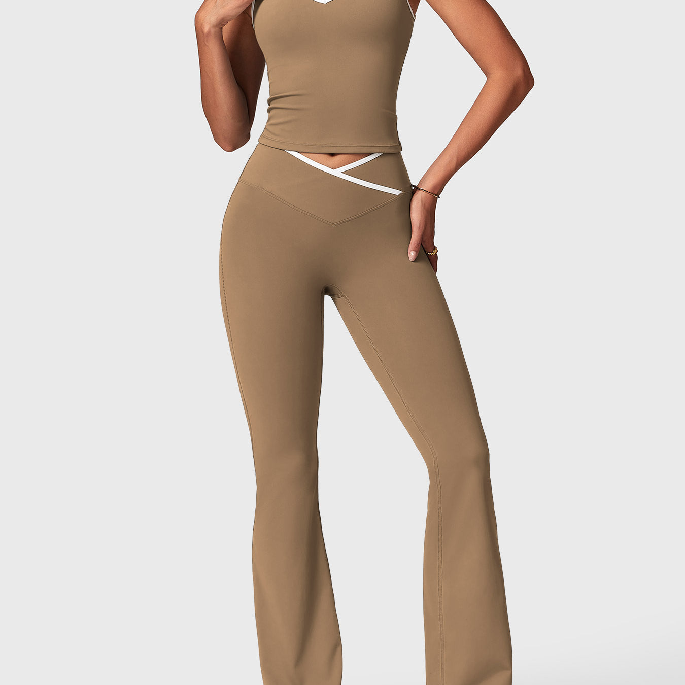 Yeoreo Alberta Contrast Trim Sports Set