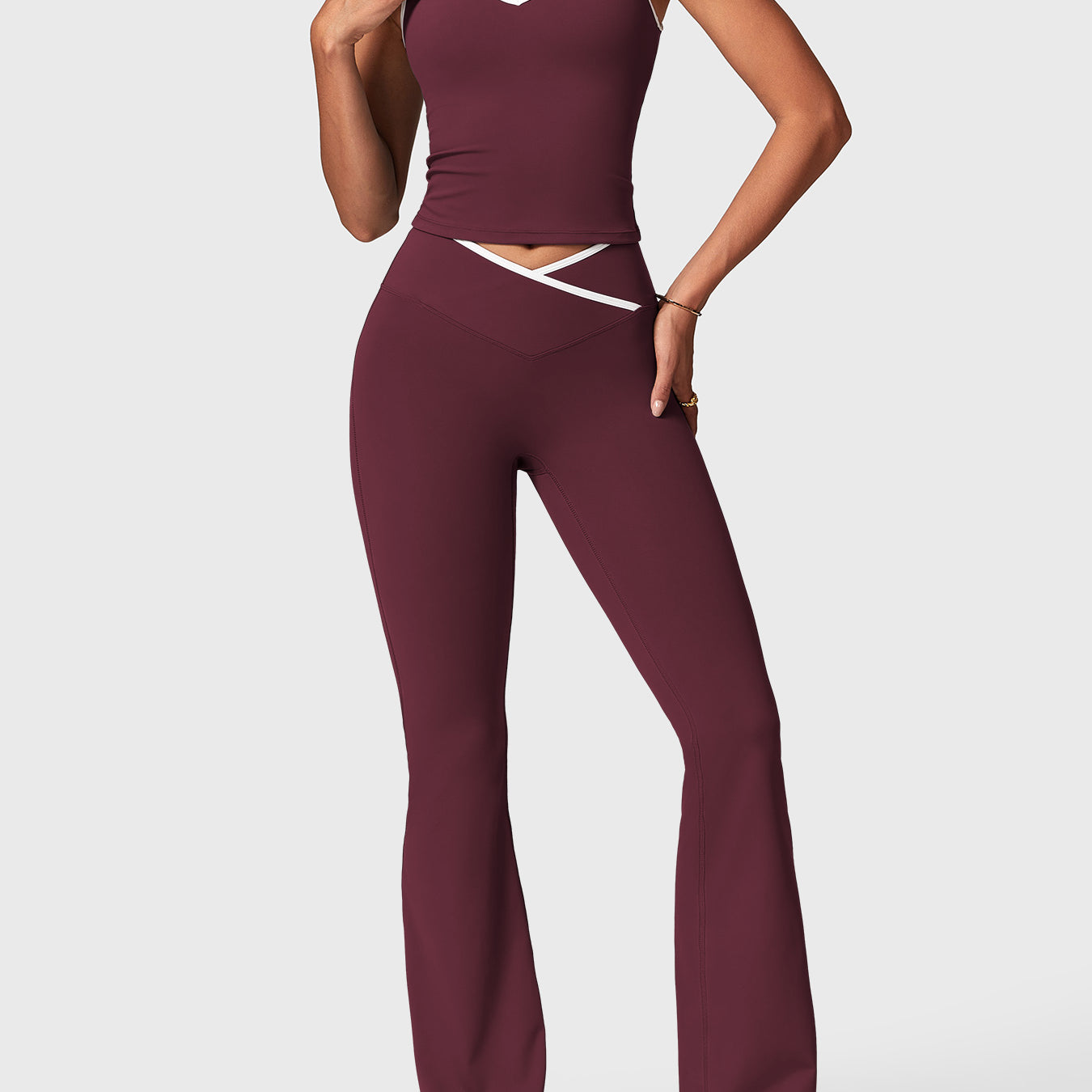 Yeoreo Alberta Contrast Trim Sports Set