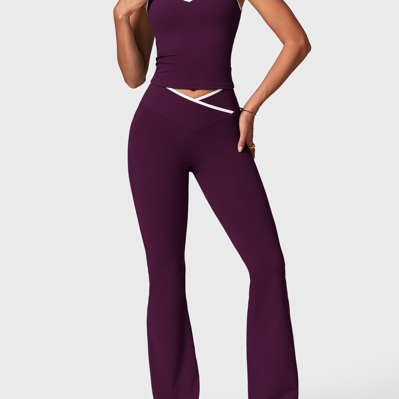 Yeoreo Alberta Contrast Trim Sports Set