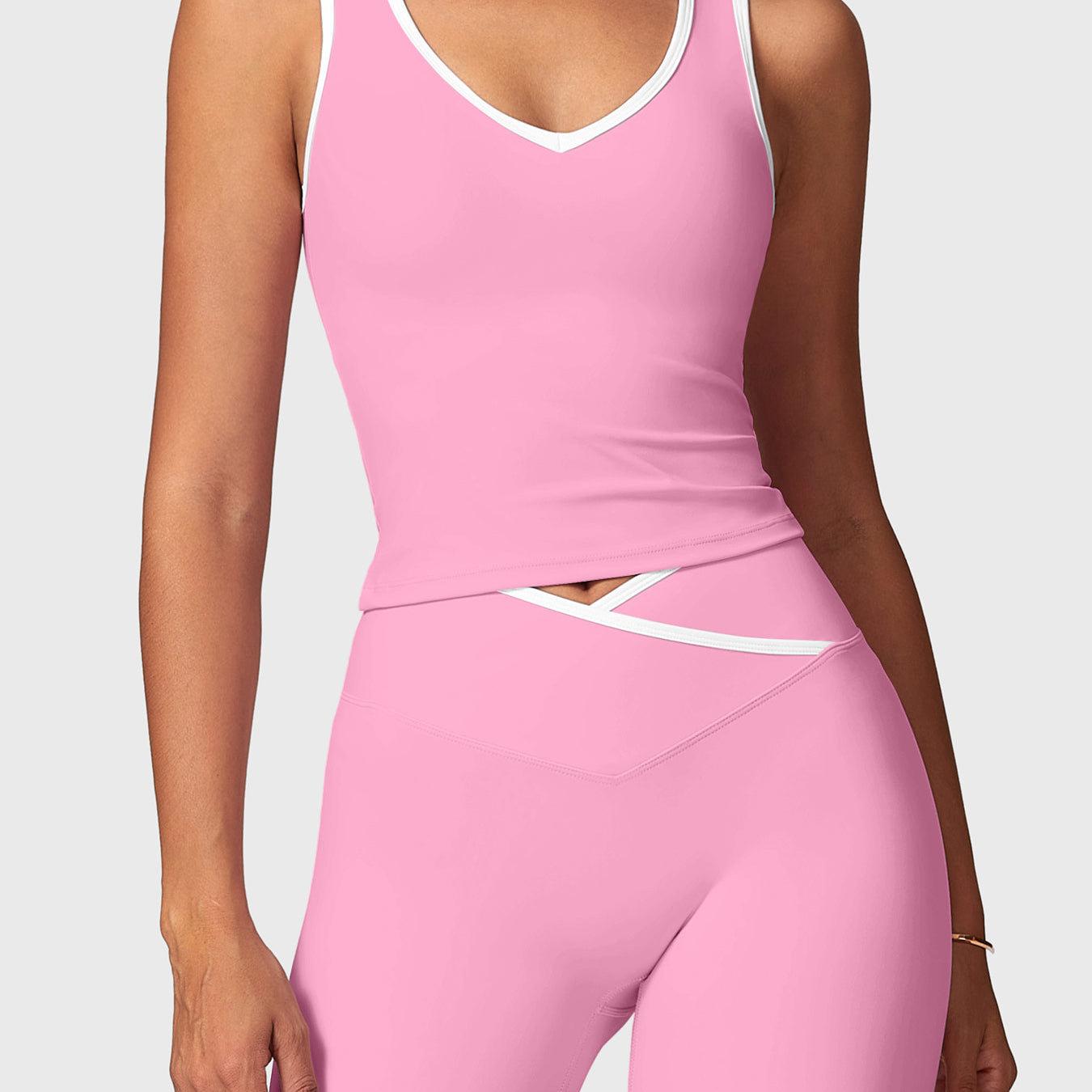 Yeoreo Alberta Contrast Trim Shorts Sports Set