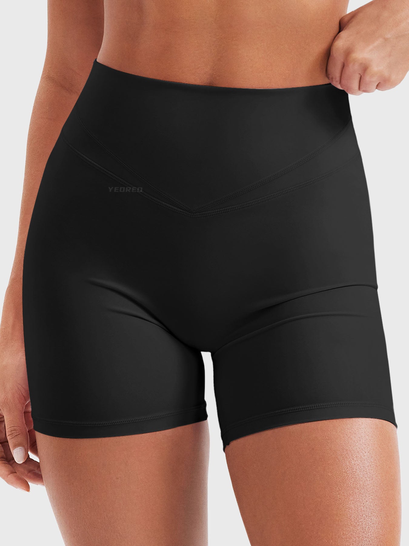 Front view of Yeoreo Almiy High Waisted Workout Shorts in black – no front seam and flattering V-shape waistband