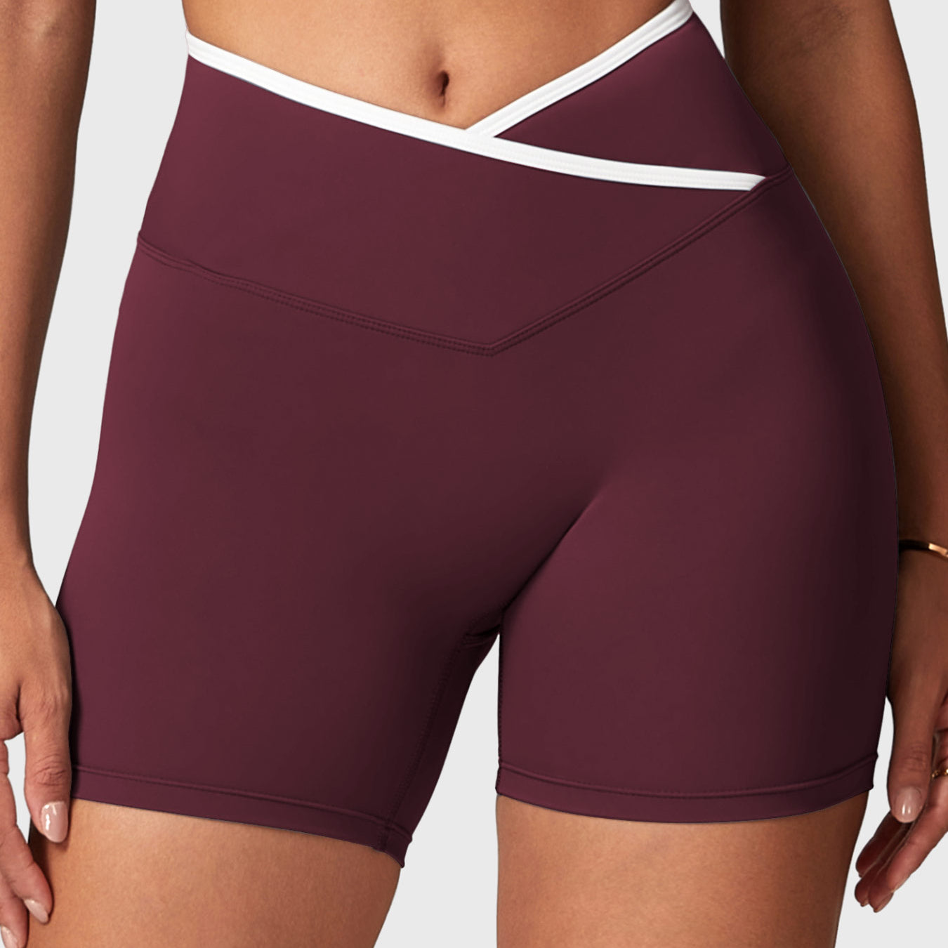 Yeoreo Alberta Contrast Trim Shorts