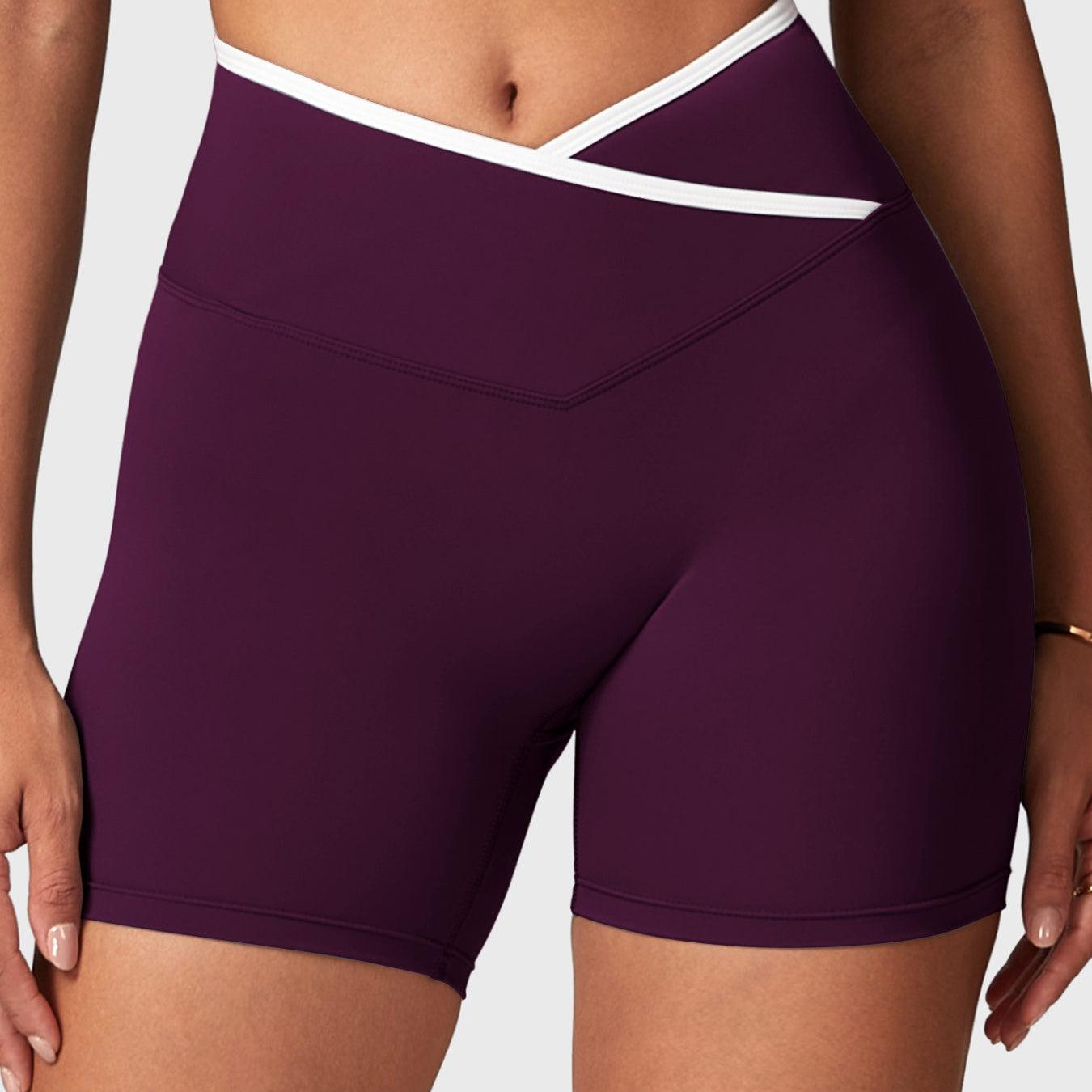 Yeoreo Alberta Contrast Trim Shorts