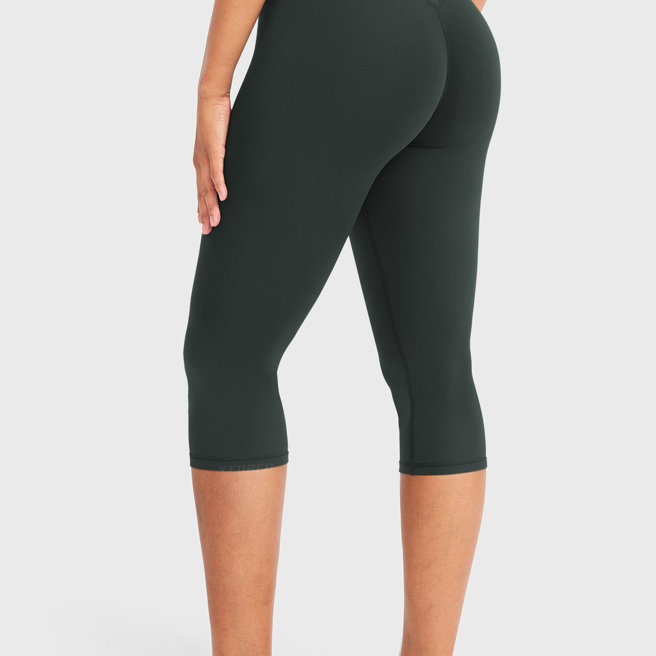 Yeoreo Nailly 17" Capri Leggings