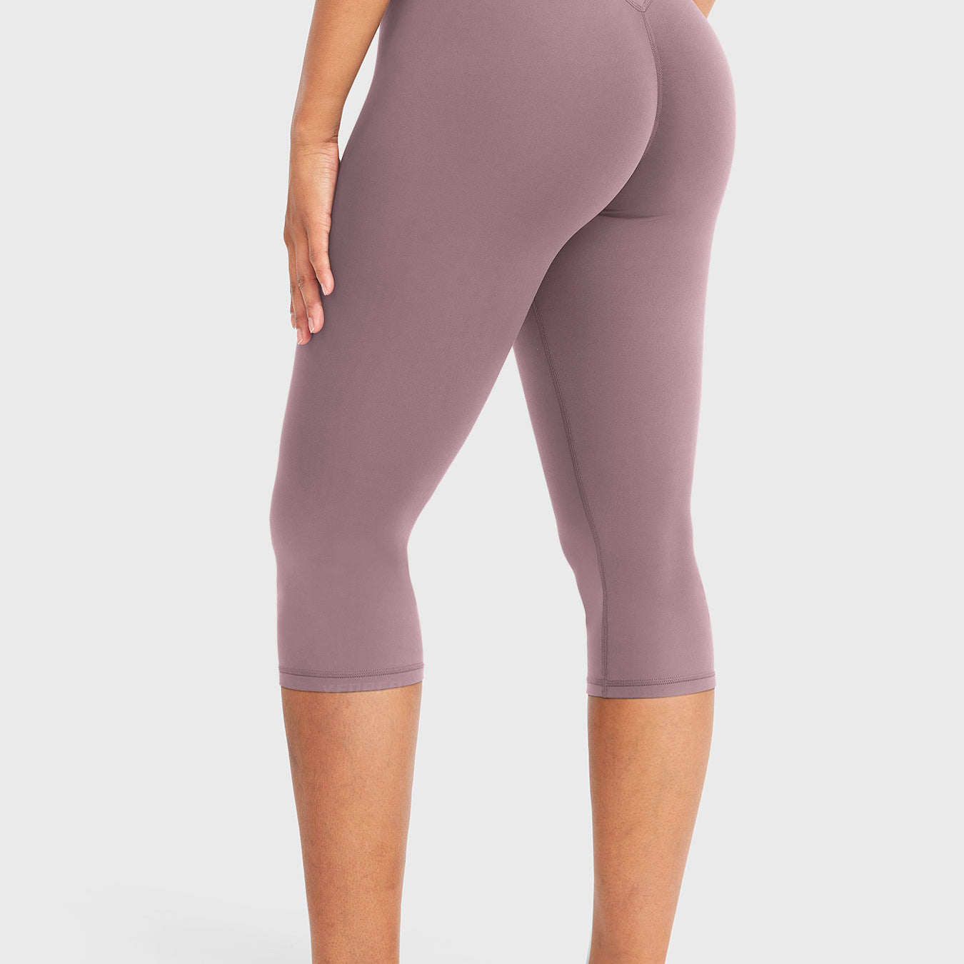 Yeoreo Nailly 17" Capri Leggings