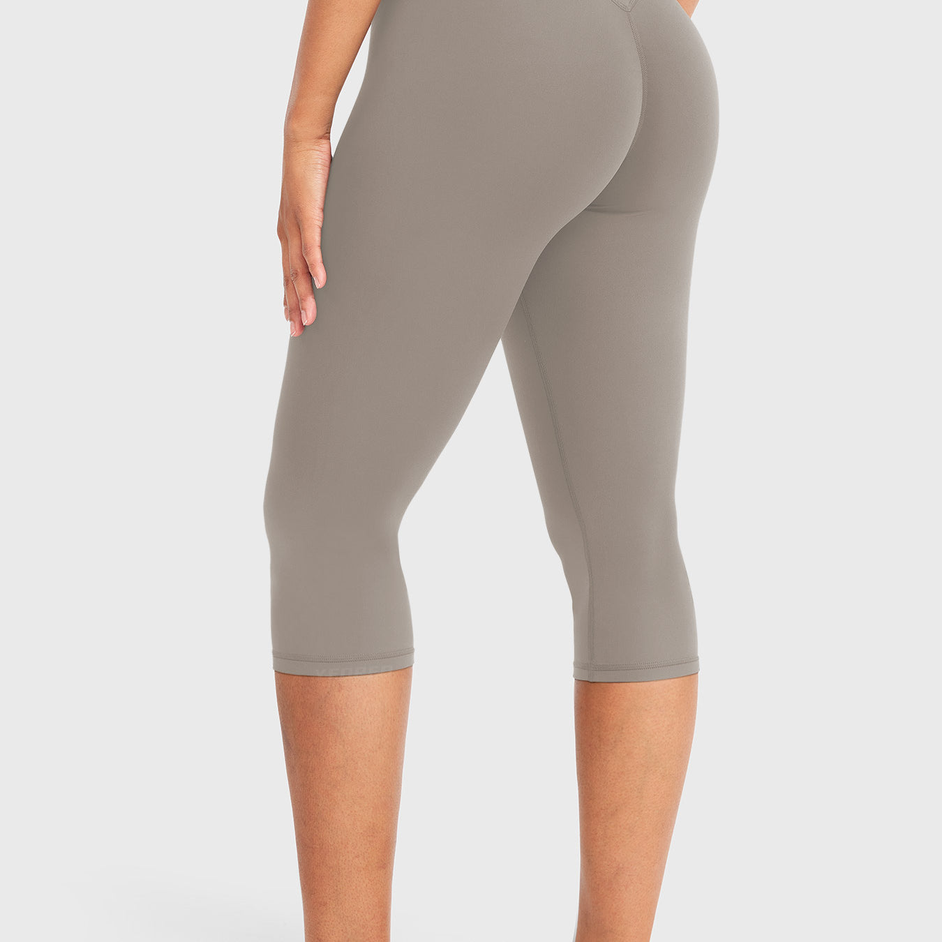 Yeoreo Nailly Capri Leggings