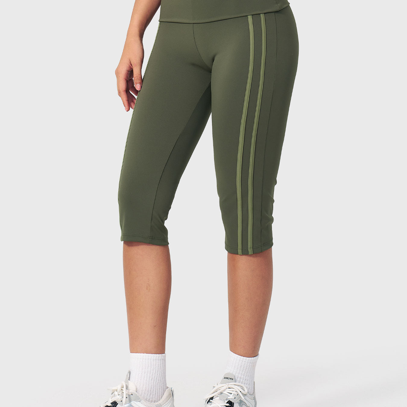 Yeoreo Aapeli Fold-Over Capri Leggings