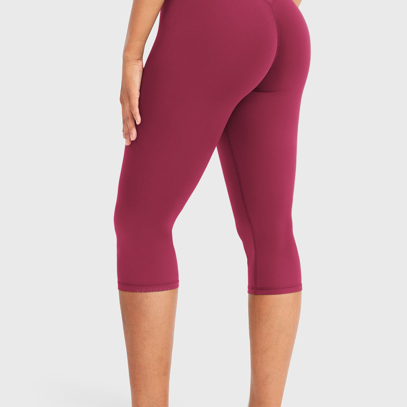 Yeoreo Nailly Capri Leggings