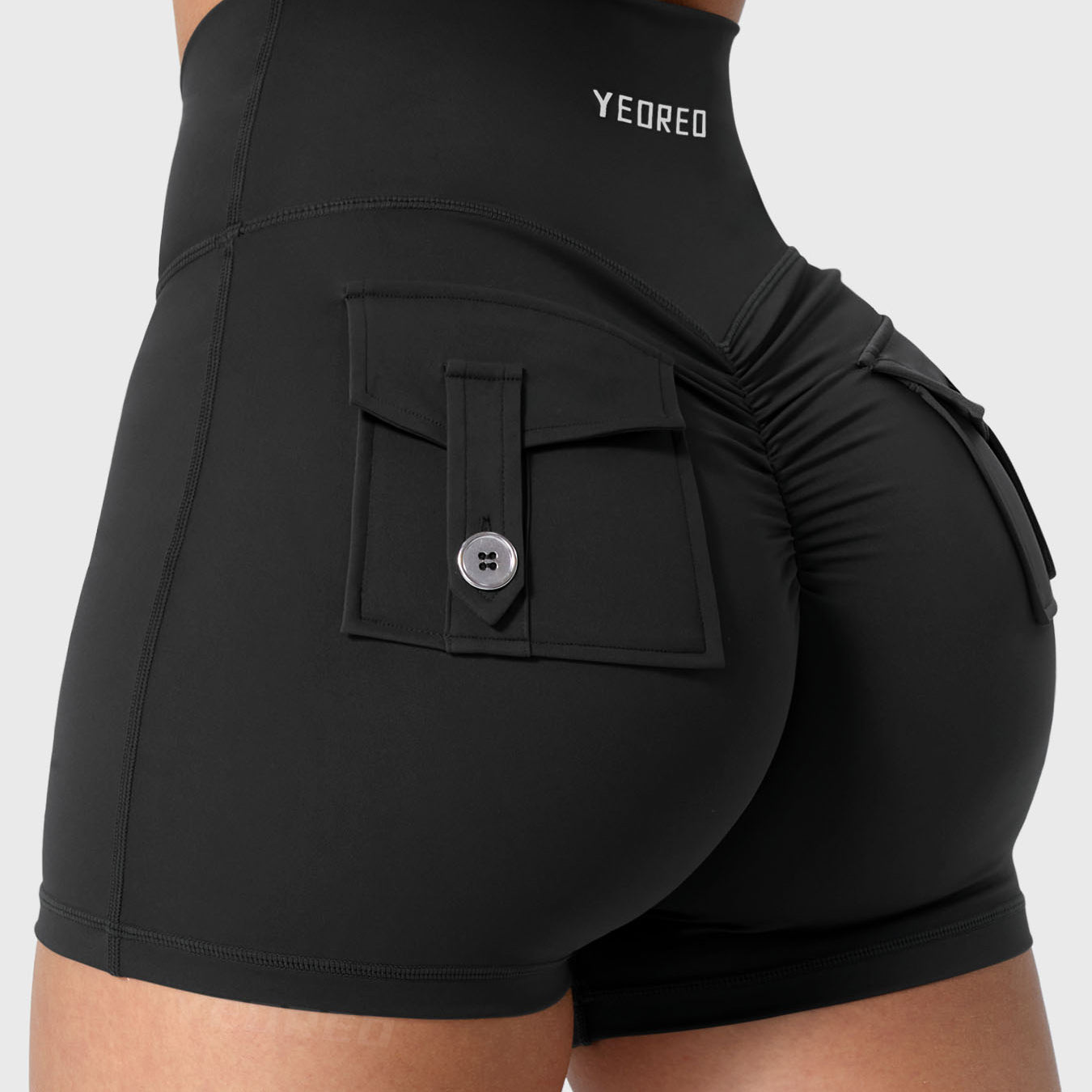 Yeoreo V-waistband Charm 3.6" Shorts
