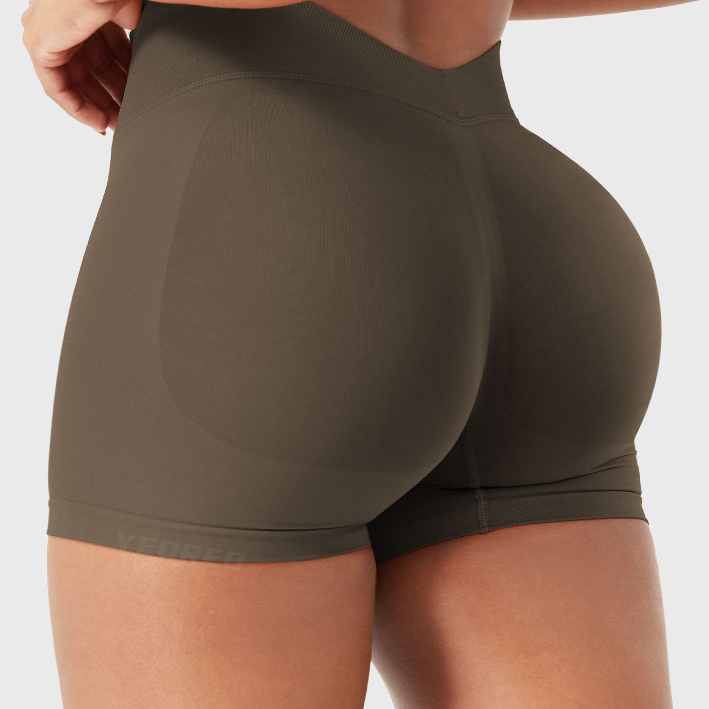 Yeoreo SoftHue 3.6" V-back Seamless Shorts