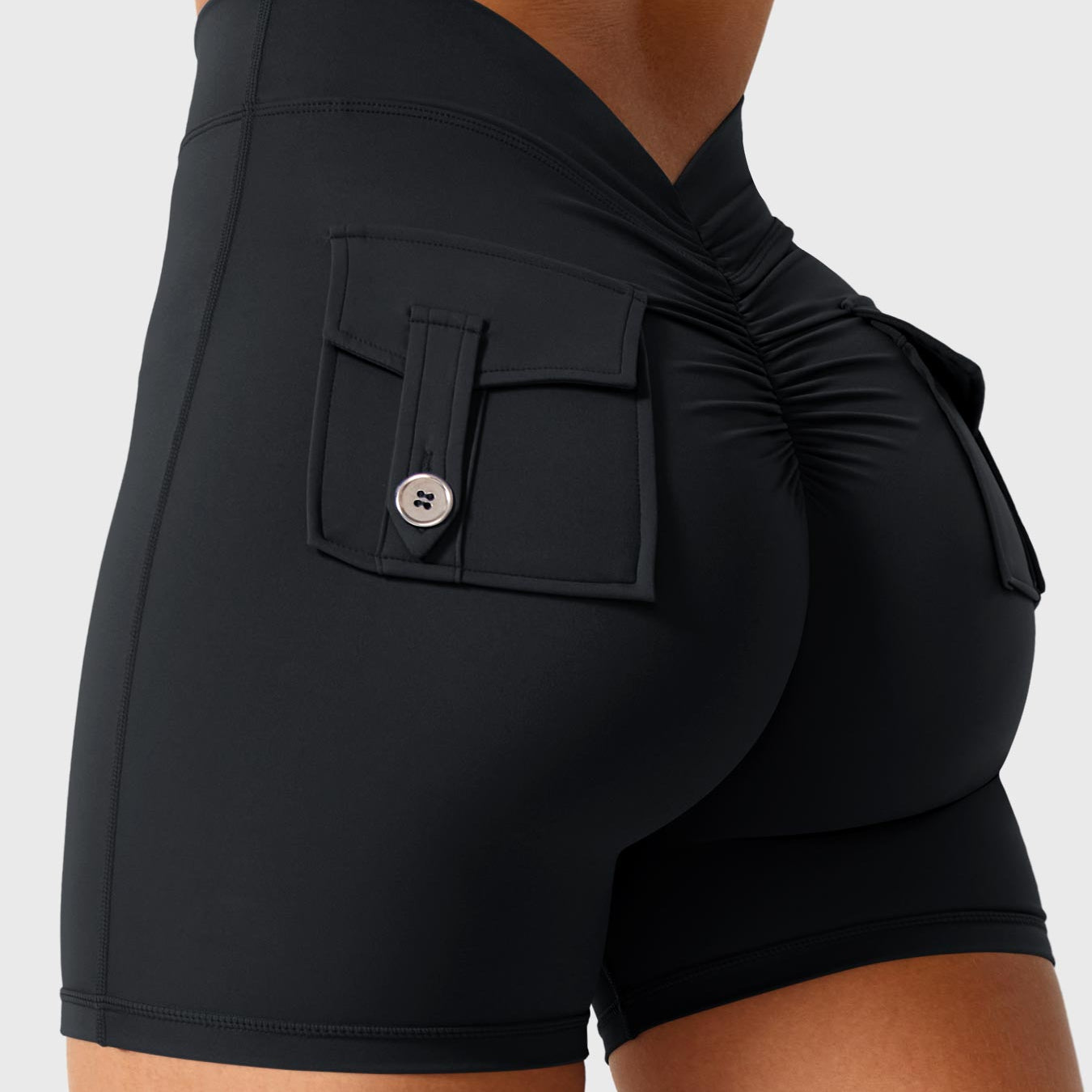 Yeoreo V-Back Charm Shorts