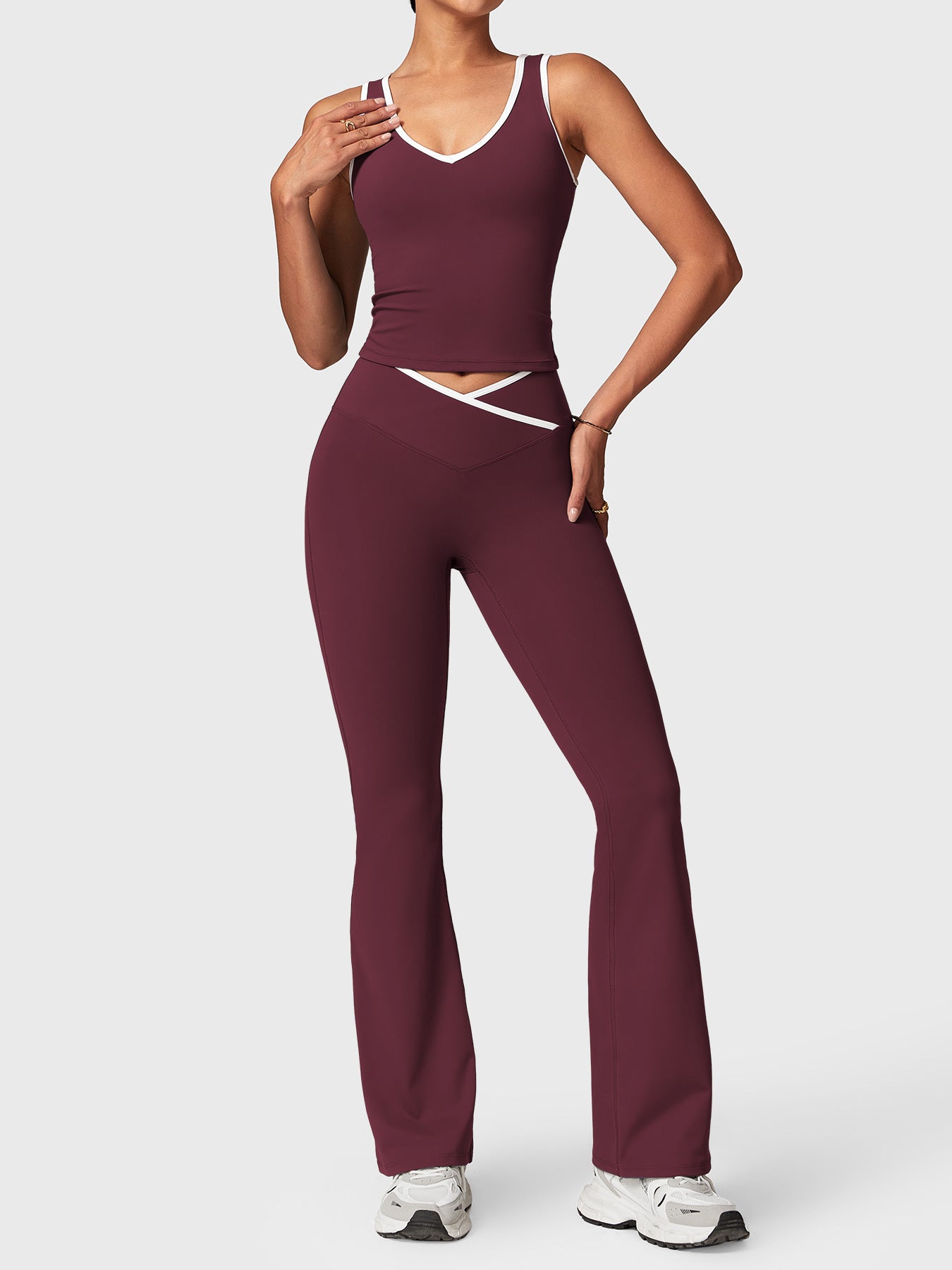Yeoreo Alberta Contrast Trim Sports Set