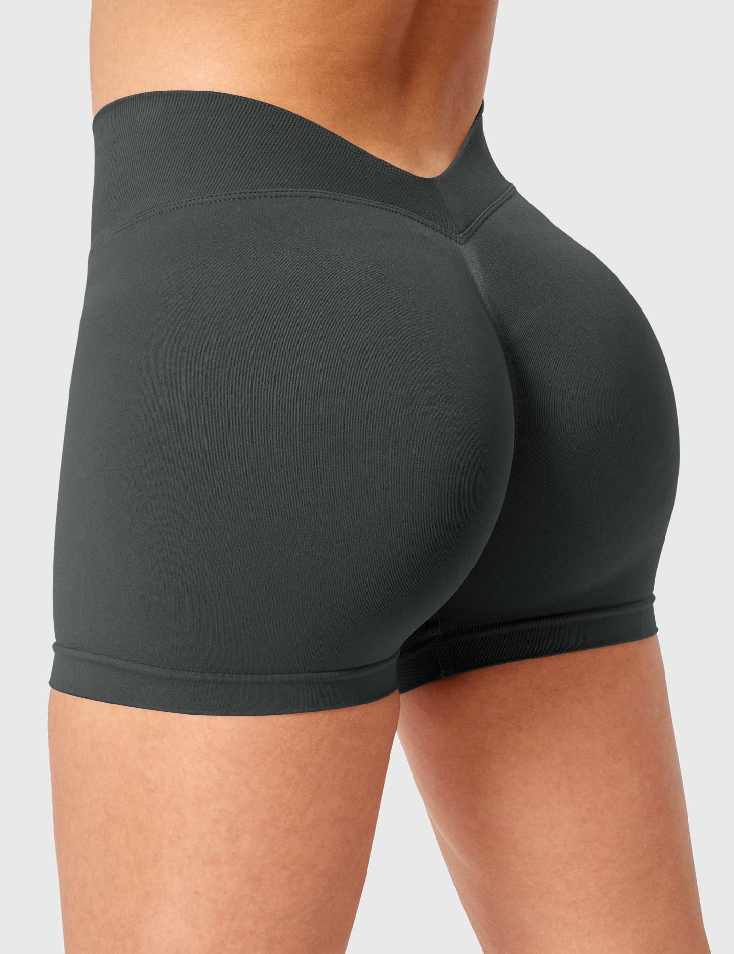 Pantalones cortos sin costuras Yeoreo V Cross Liz de 3,6"