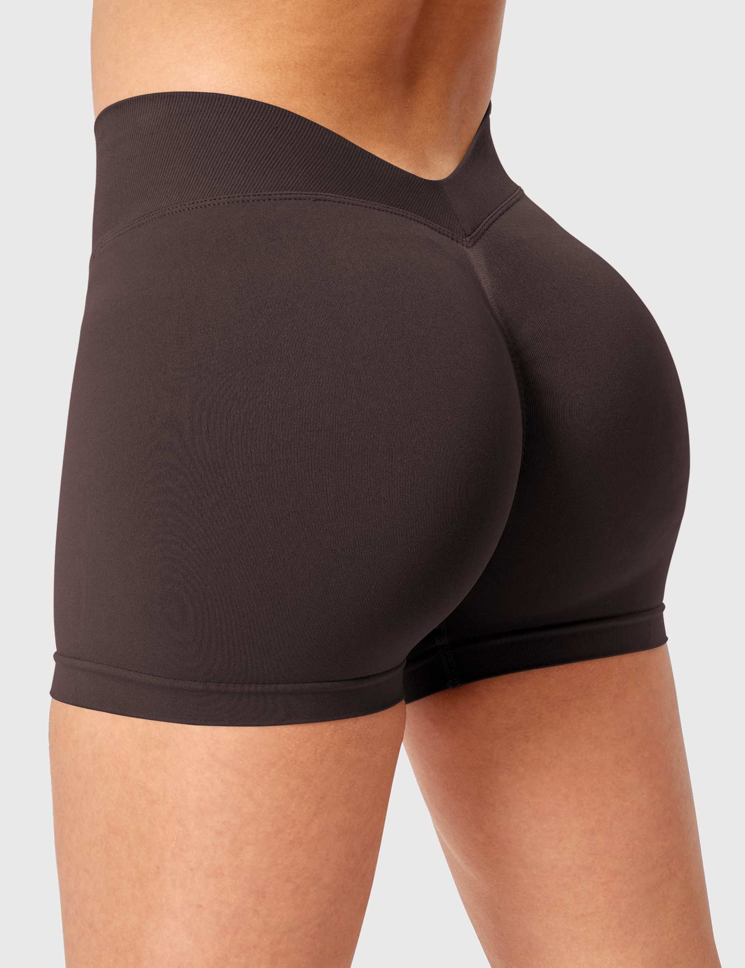 Pantalones cortos sin costuras Yeoreo V Cross Liz de 3,6"