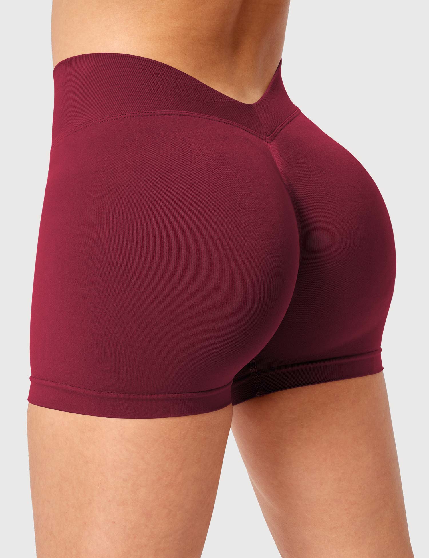 Pantalones cortos sin costuras Yeoreo V Cross Liz de 3,6"