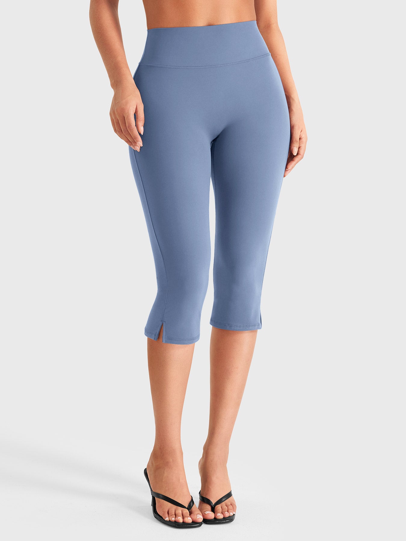 Yeoreo Ease Side-Slit Capri Leggings