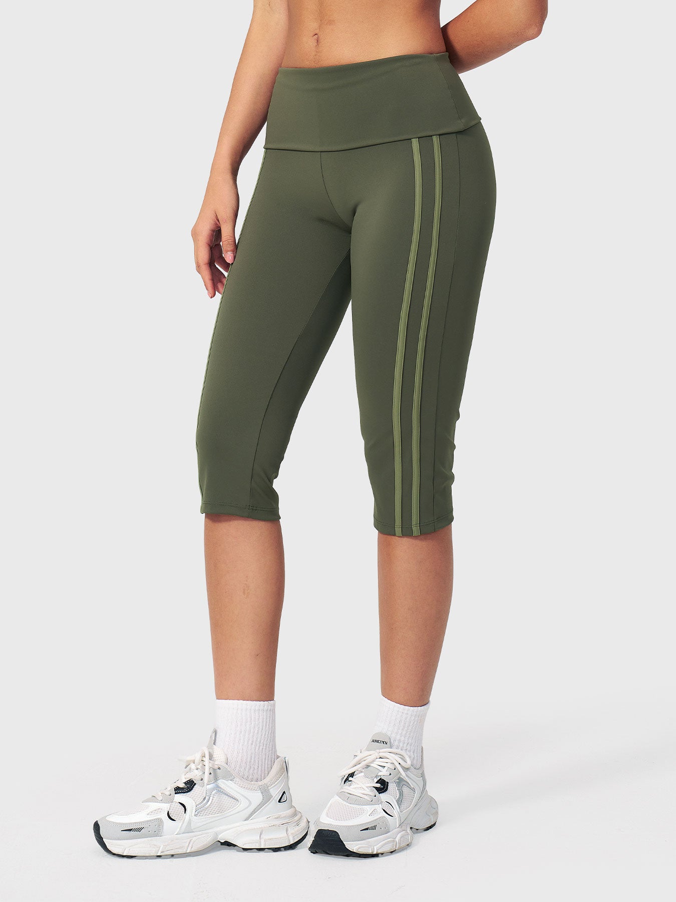 Yeoreo Aapeli Fold-Over Capri Leggings
