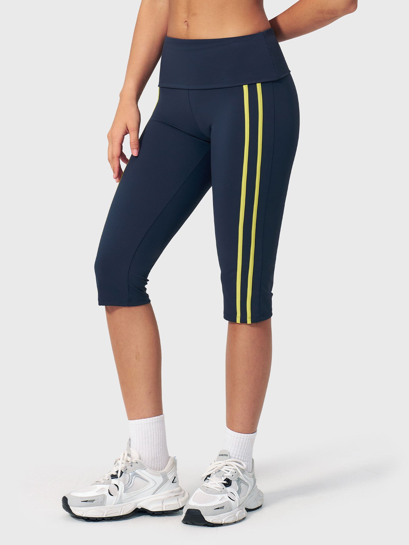 Yeoreo Aapeli Fold-Over Capri Leggings