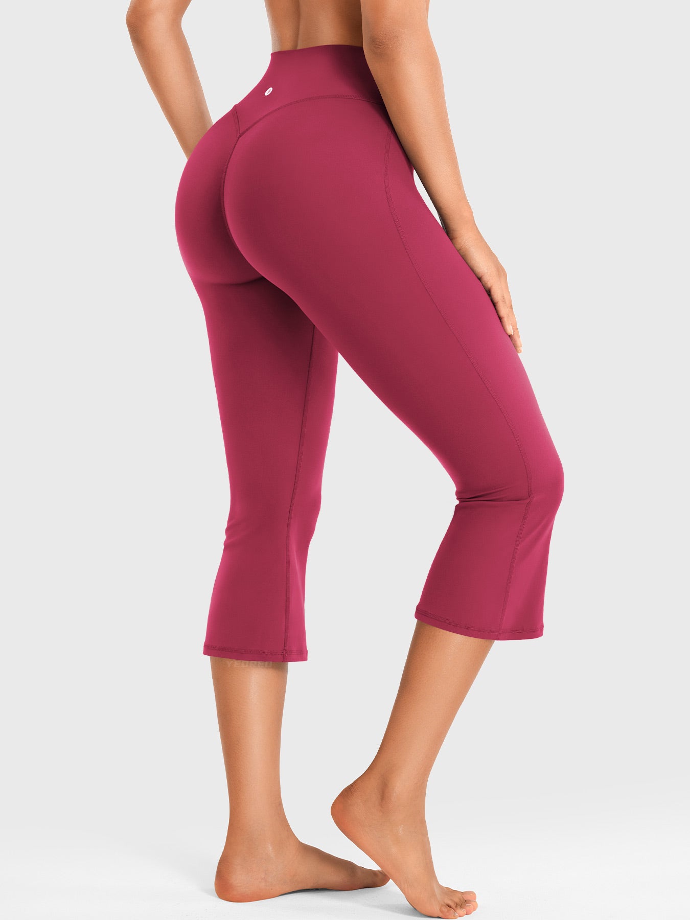 Yeoreo Daiane Flared Capri Leggings