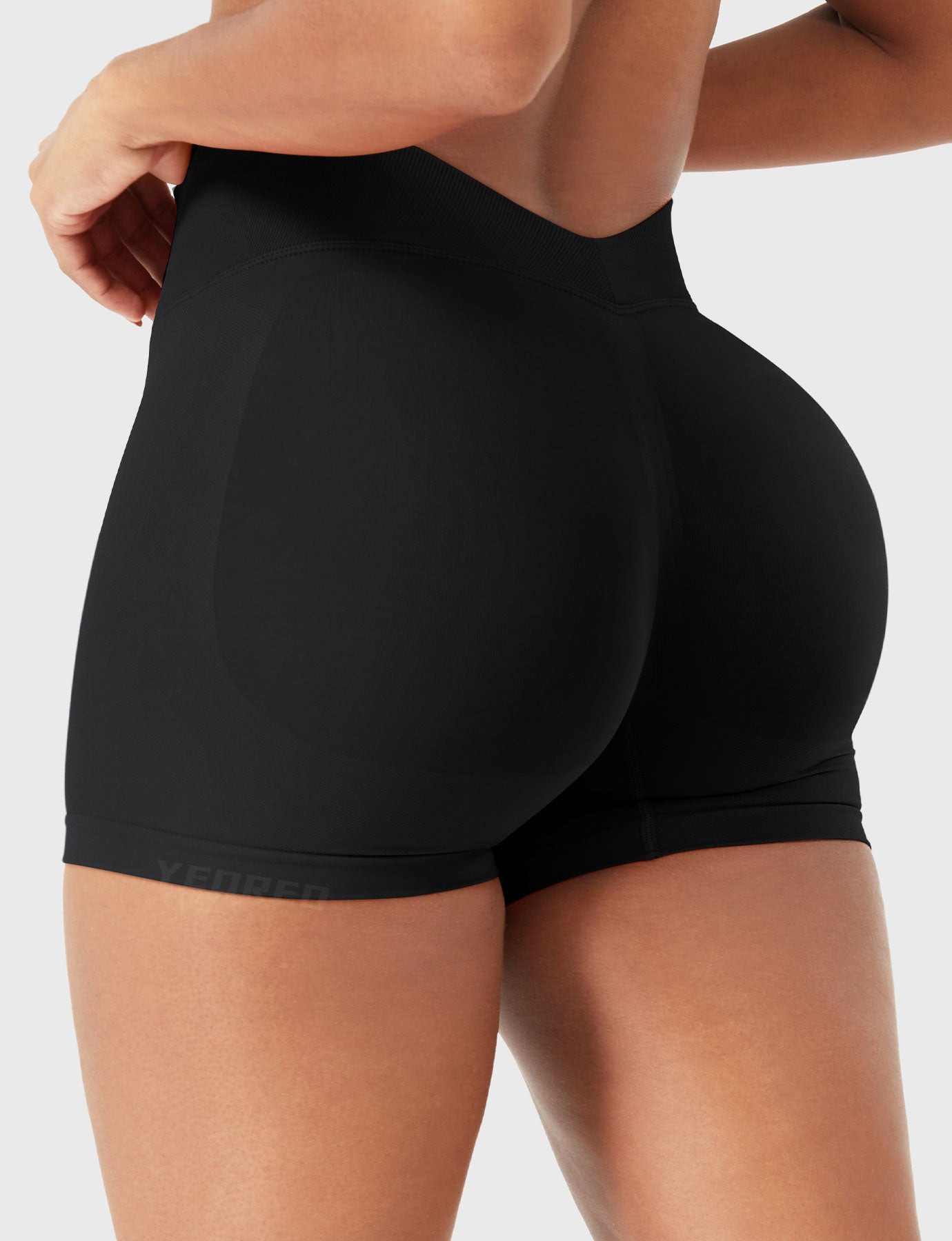 Yeoreo SoftHue 3.6" V-back Seamless Shorts