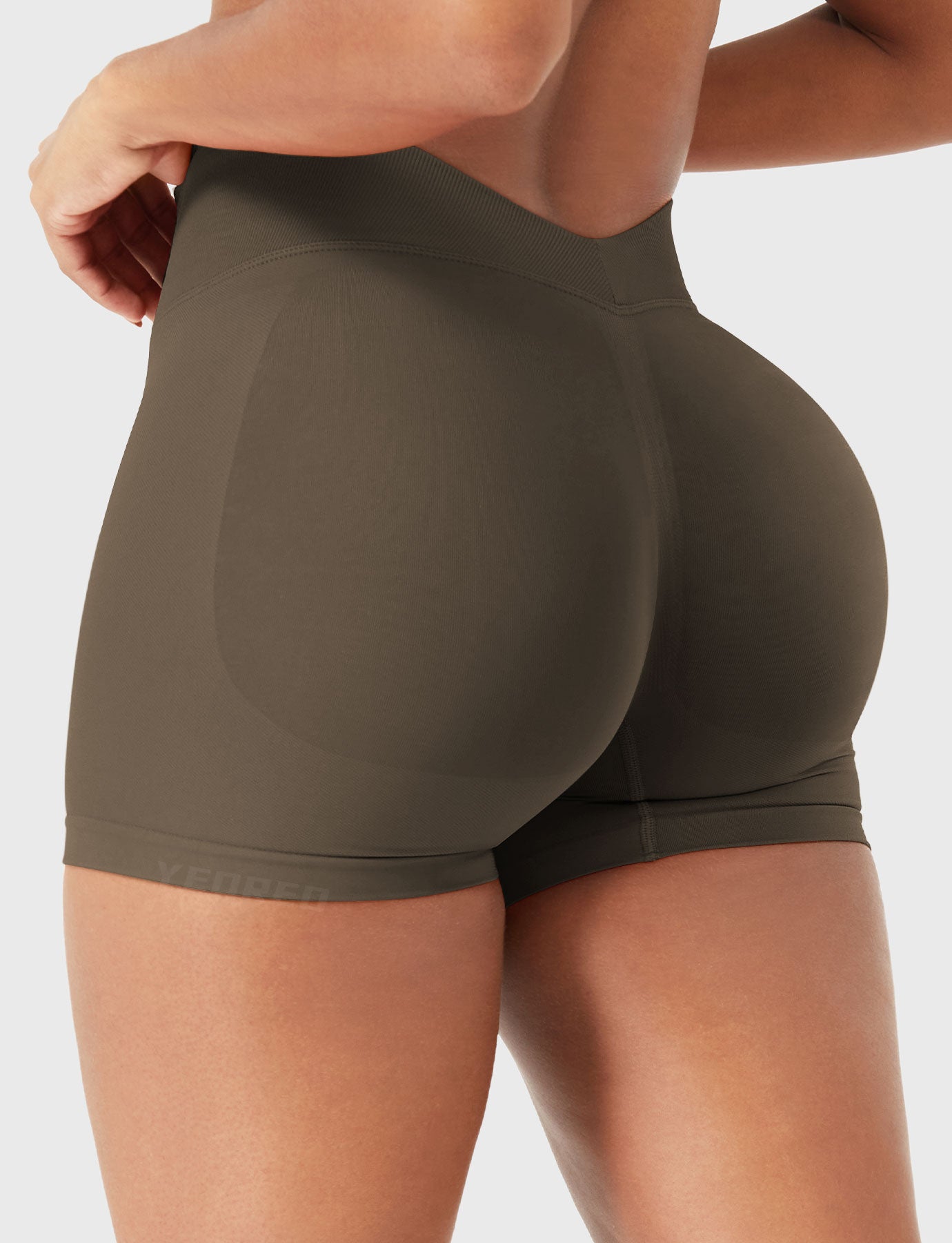 Yeoreo SoftHue 3.6" V-back Seamless Shorts